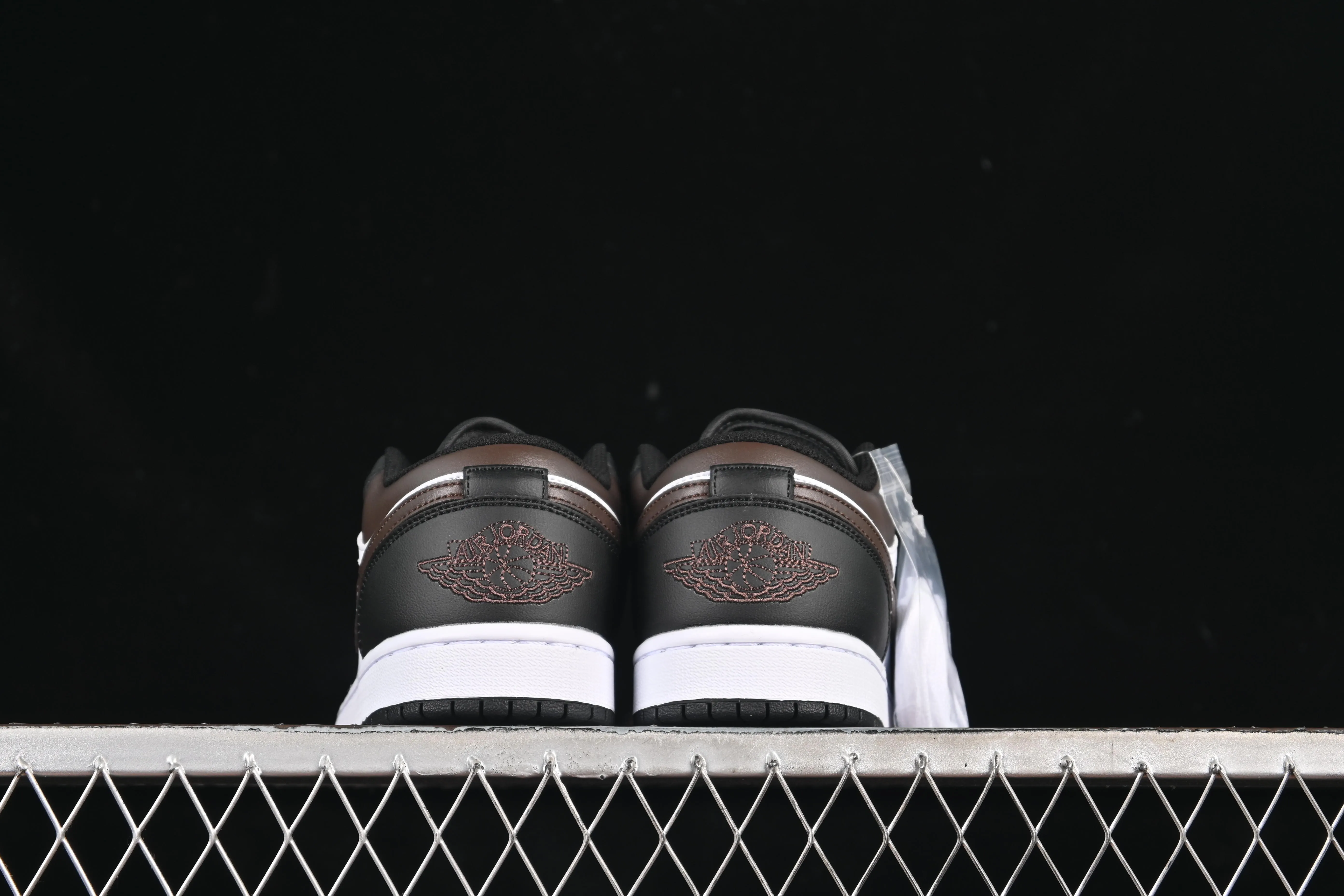 All categories Air Jordan Jordan series basketball shoes Air Jordan 1 Low Air Jordan 1 Low AJ1 Joe 1 black color low-top cultural casual sneakers IO3393-010
